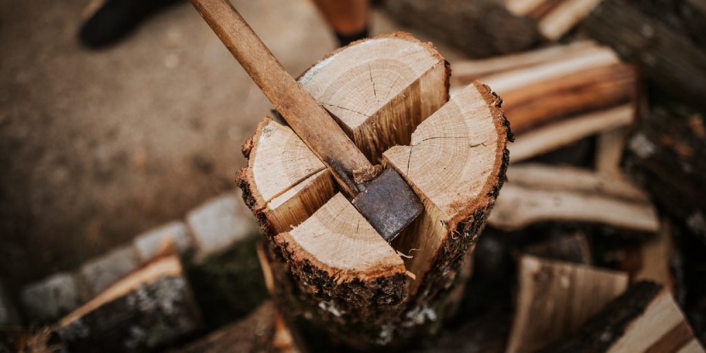 What Type of Axe Is Best for Splitting Wood?