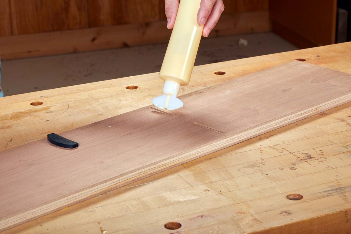 glue spreader with thin nozzle to fit biscuit slot