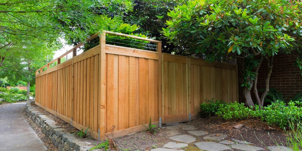 4 Wood Fence Ideas for DIY Homeowners