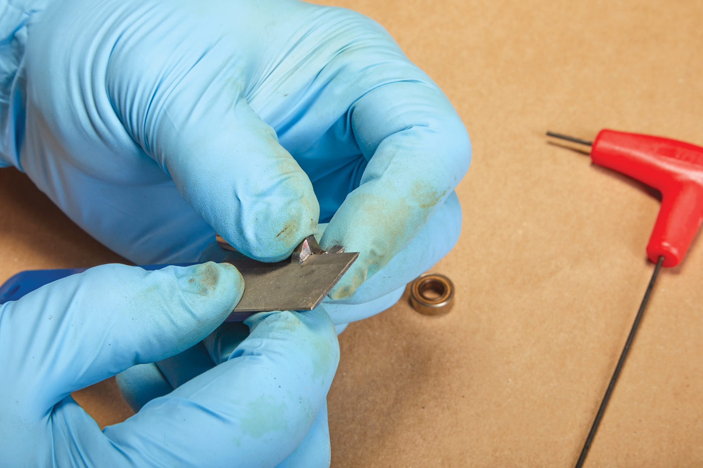 Sharpening cutting edge