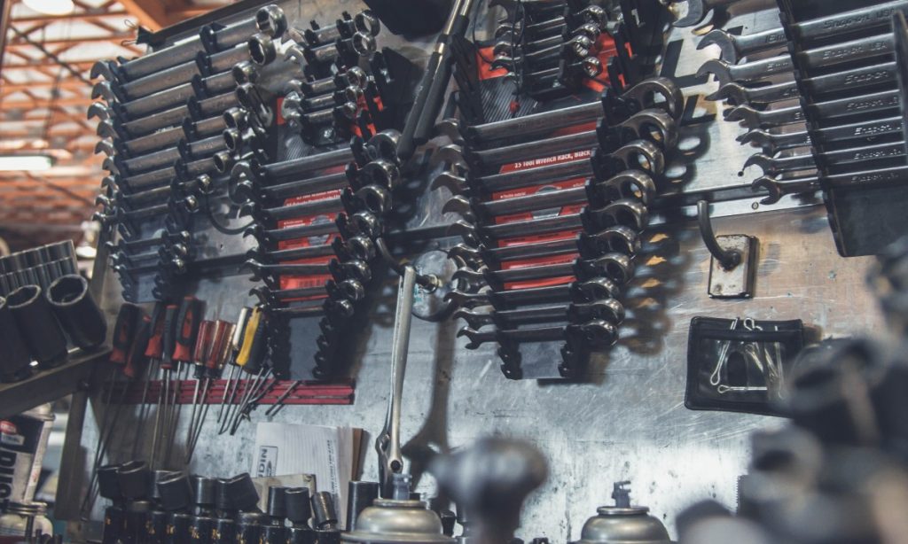 Are Wrench Racks Magnetic?