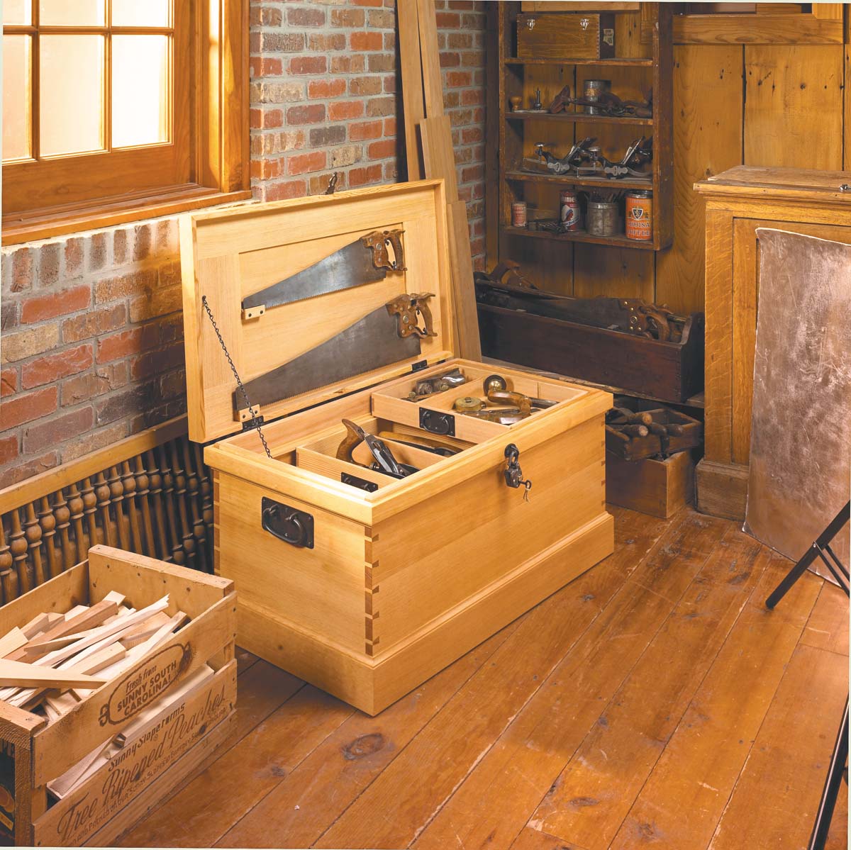 image of dovetailed tool chest