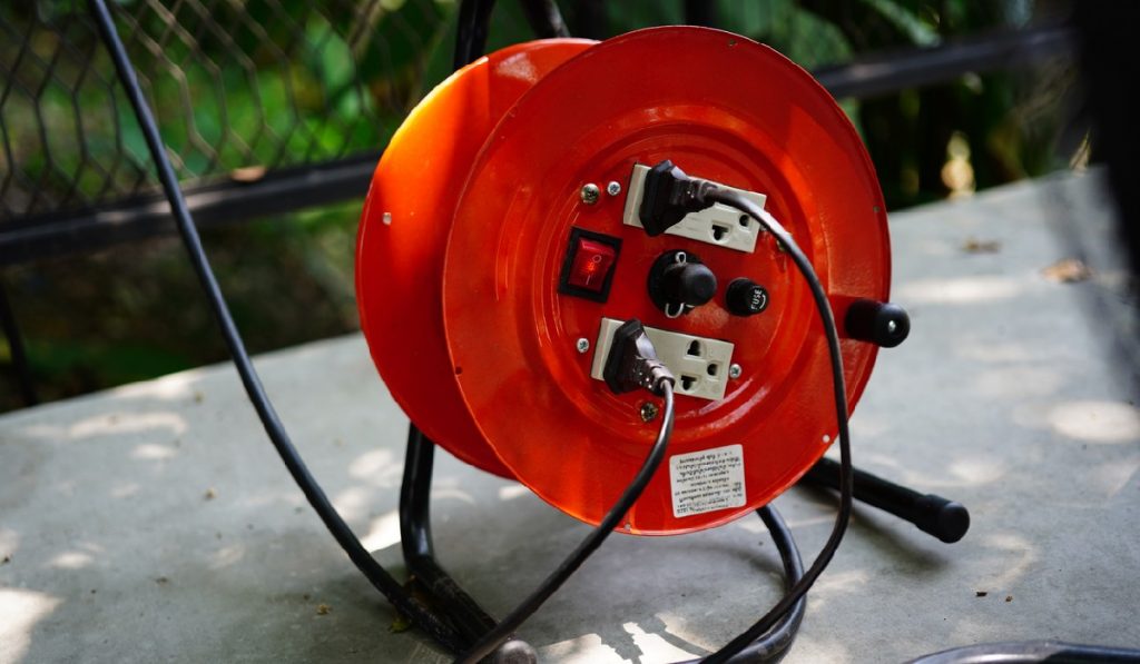How to Effectively Roll and Stow an Extension Cord