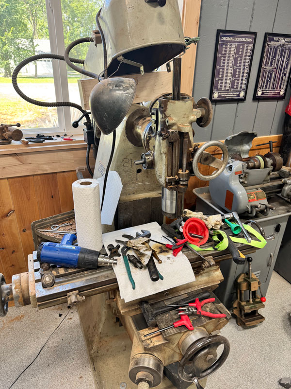 US Burke vertical knee mill
