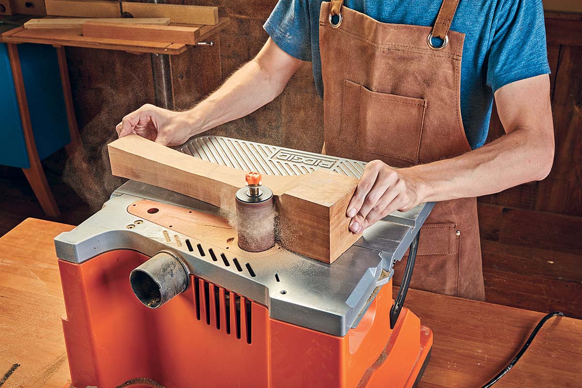 finishing the curves with spindle sander