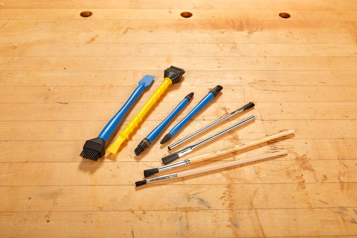 silicone glue brushes, metal-handled acid flux brushes, and round dedicated glue brushes