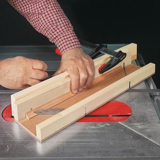 Simple Table Saw Miter Jig for Small Molding