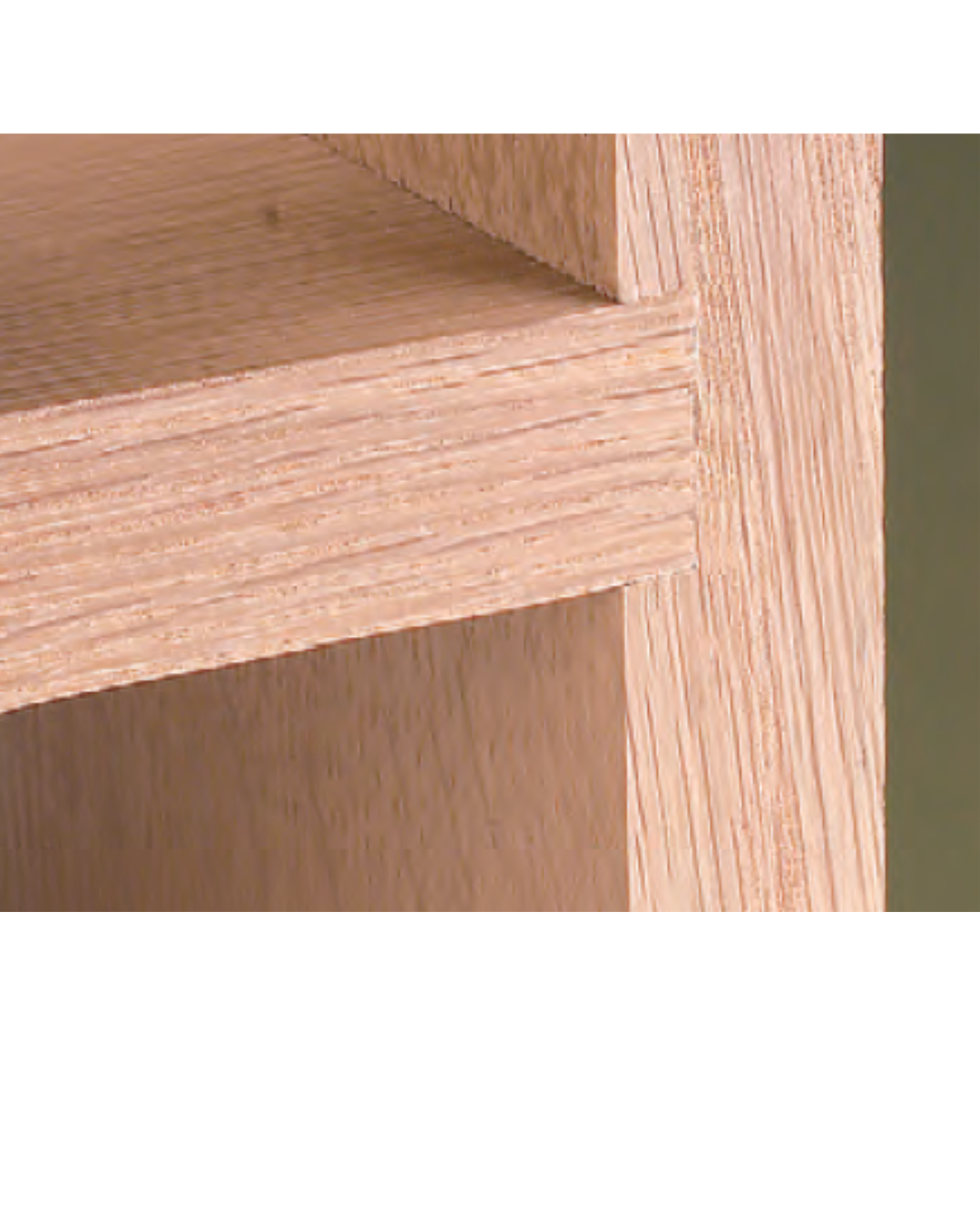 Image of cabinet shelf without a gap between shelf and side