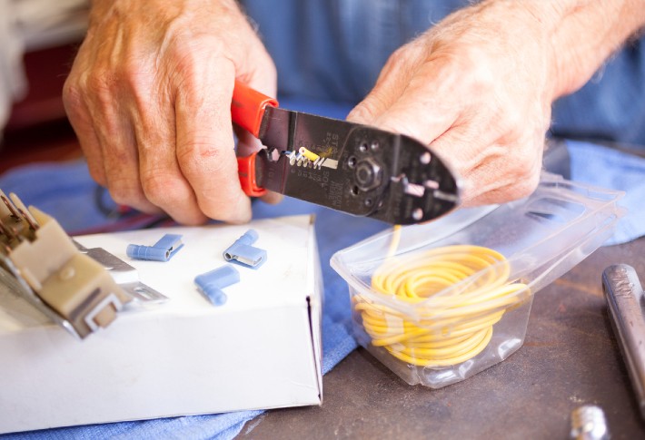 The Best Crimping Tools to Make Secure Electric Connections