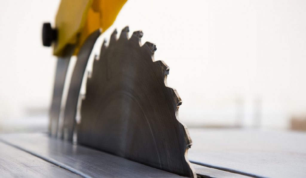 A Complete Guide for How to Clean Saw Blades