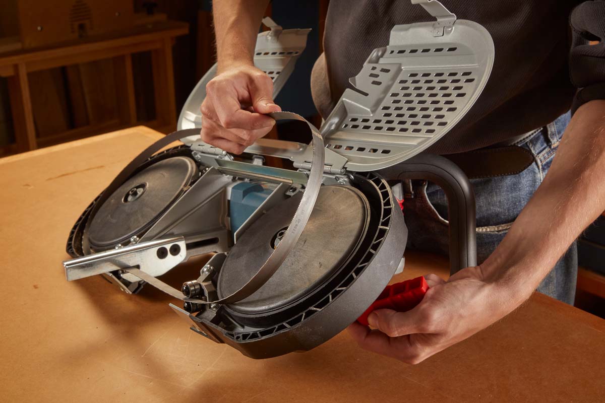 BOSCH DEEP-CUT BAND SAW tensioning lever removed to lift up blade