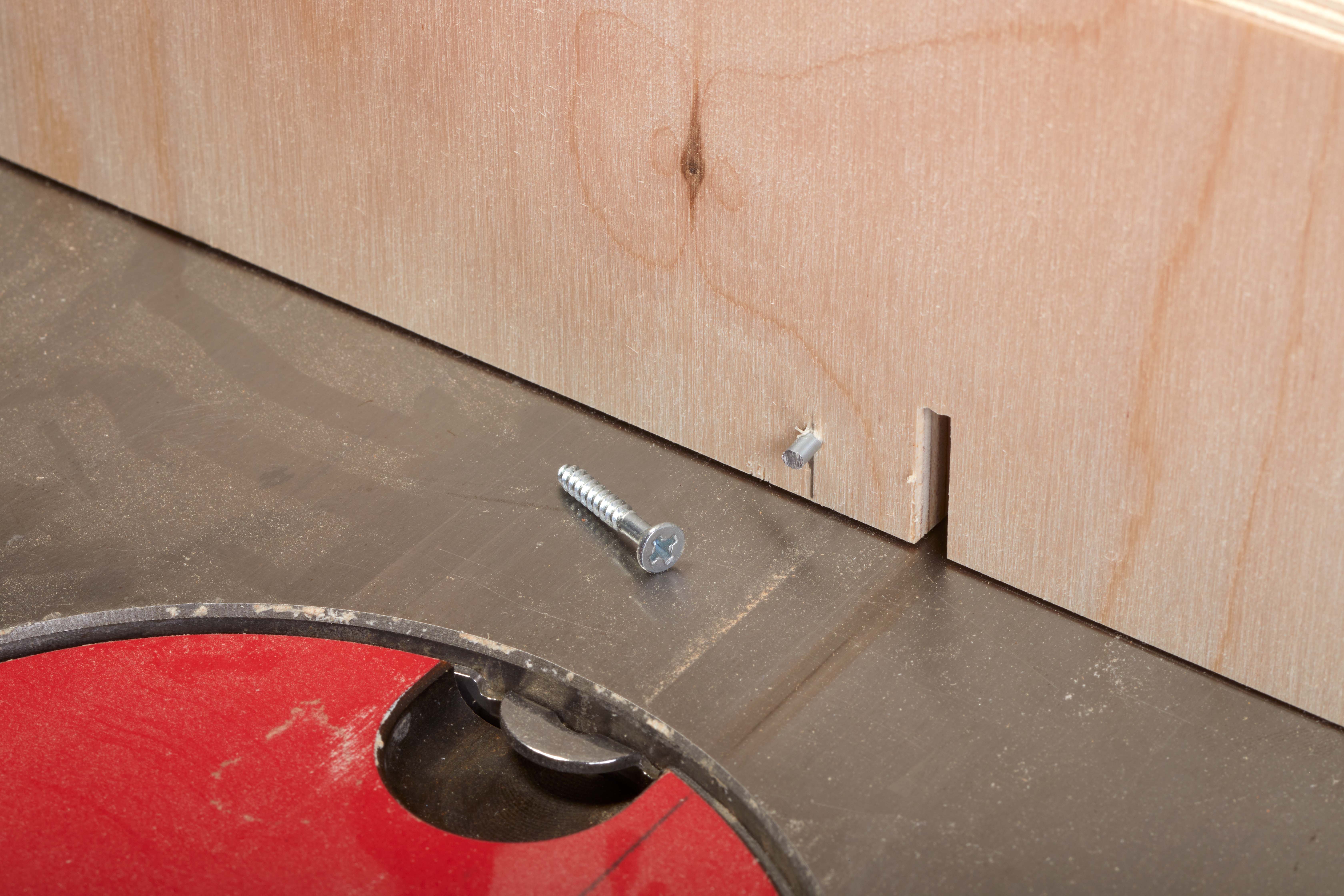 Image shows #4 screw being used as the key