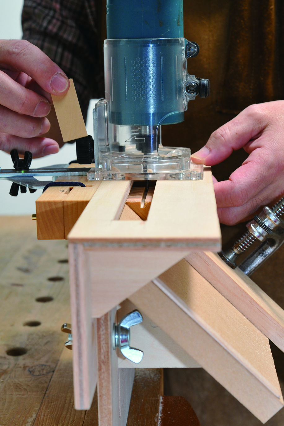 using Sugita’s spline joint jig on router and removing spline after first cut