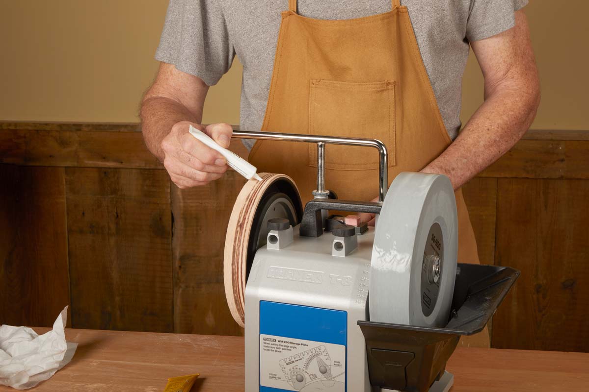 adding mineral oil on to leather strop on Water Sharpening System