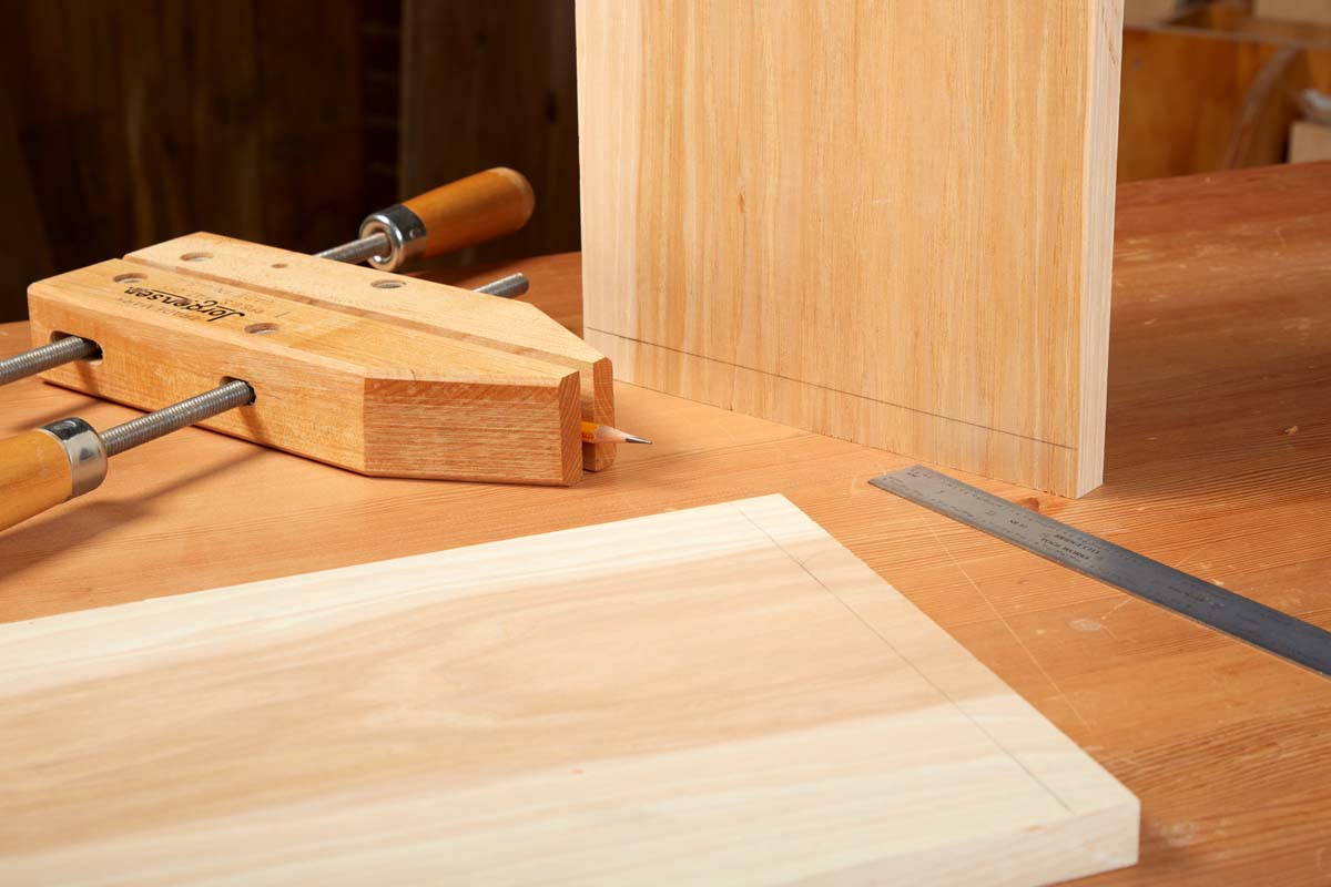 using pencil and handscrew to scribe