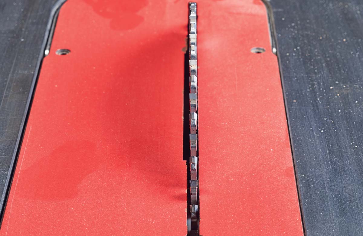 side view of grizzly extreme crosscut table saw blade