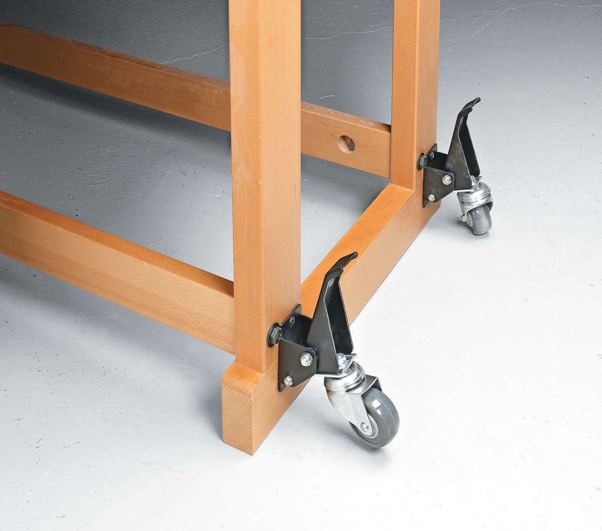 workbench caster retracted