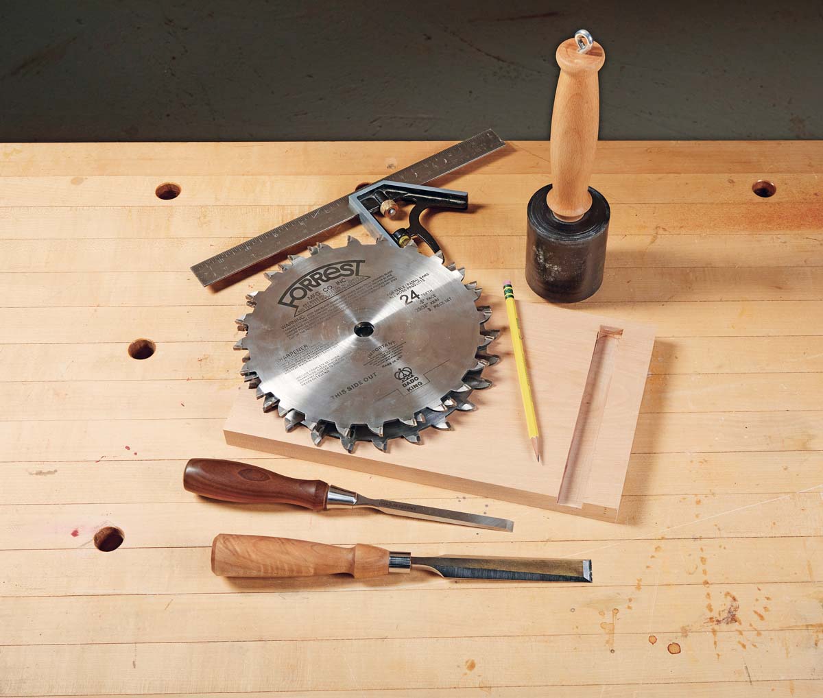 Cutting Grooves and Dadoes