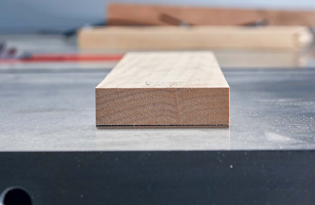 end view of wood cut by grizzly extreme series table saw blade