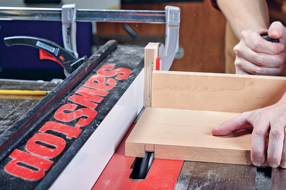 cutting dado joint on table saw with diy fence