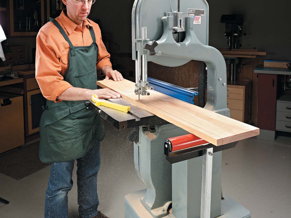 making straight cuts at bandsaw