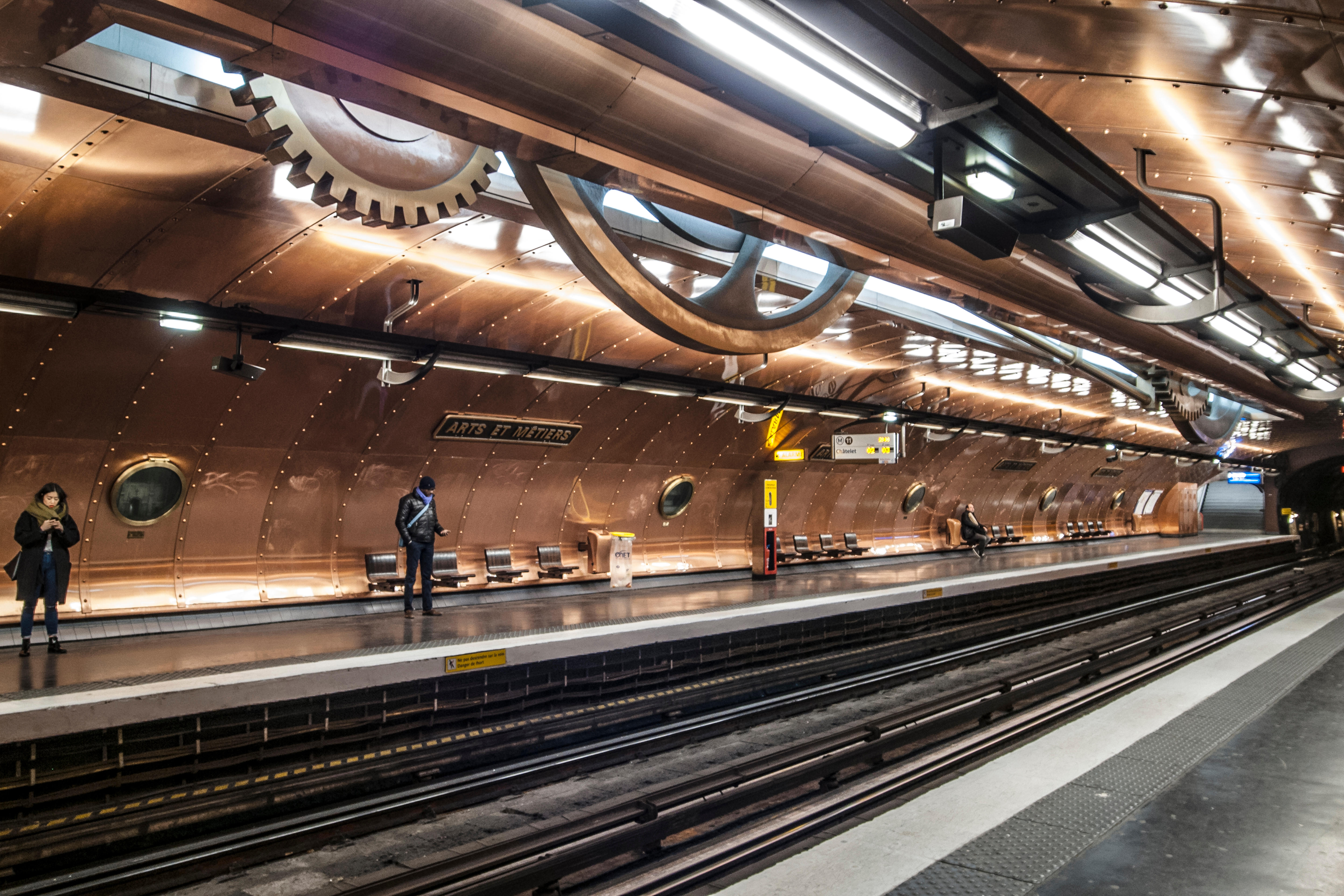 platform 11 Paris metro station