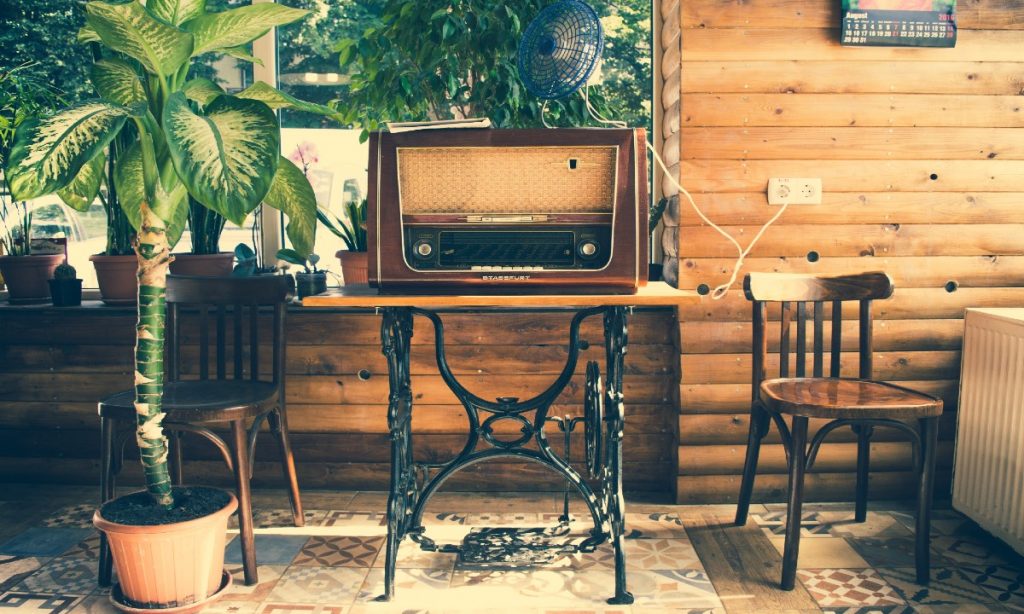 Keep Yourself Entertained While Working in Your Shop Using These Things