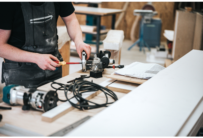 Best Router Lifts for Woodworkers and Carpenters