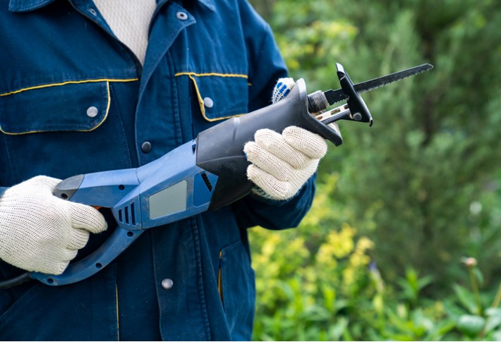 The Best Cordless Reciprocating Saws to Cut Like a Pro