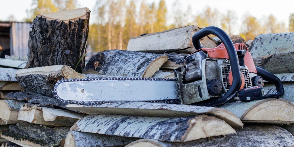 Makita vs Milwaukee: Who Makes a Better Small Chainsaw?