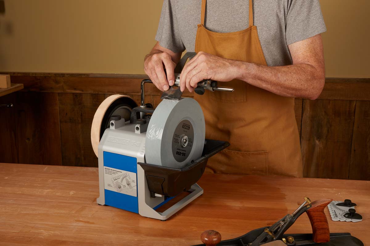 Use This Water Sharpening System for Razor-Sharp Edge