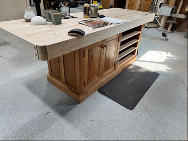 Logan Wittmer's new Shaker style workbench 