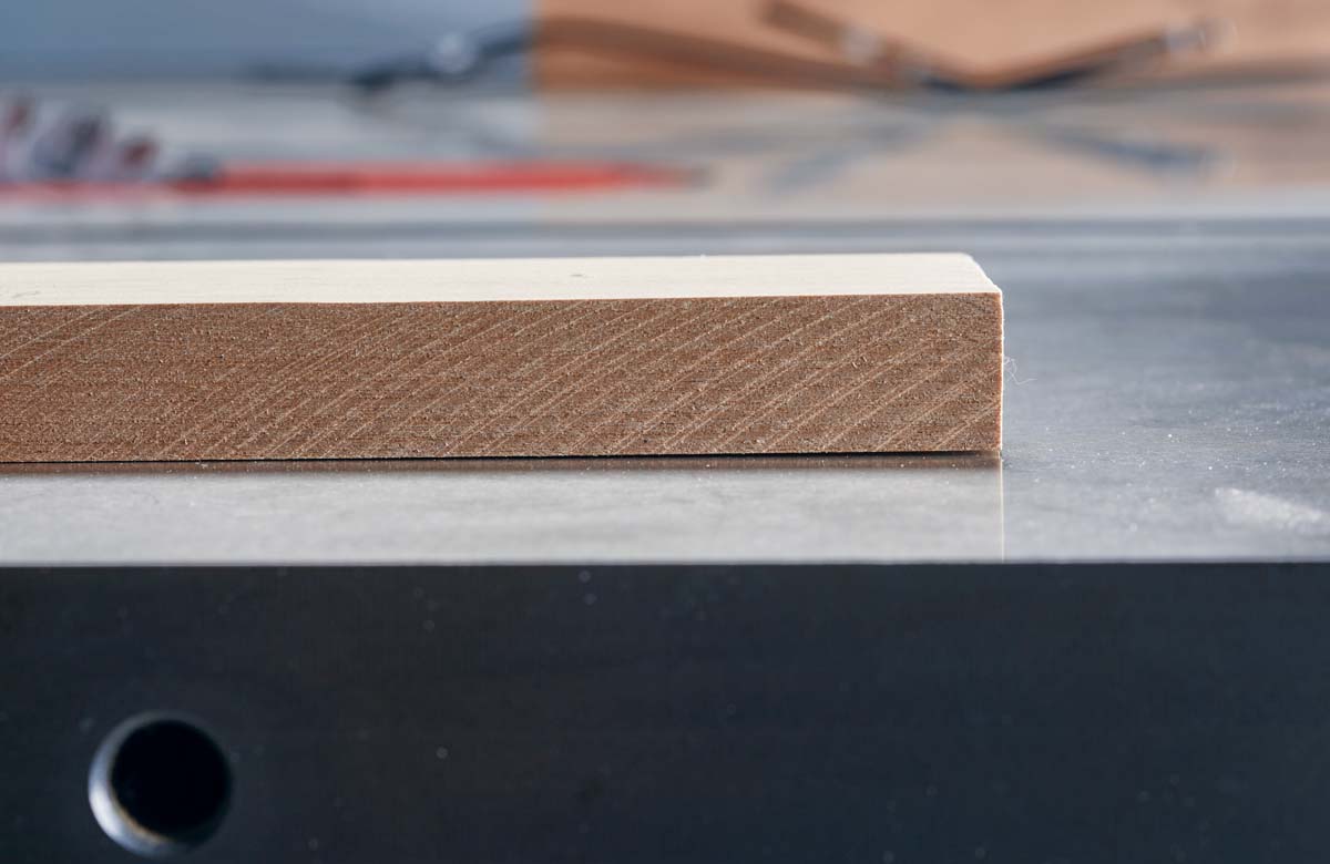 side view of wood cut by grizzly pro series table saw blade