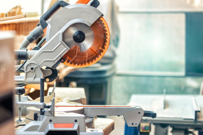 Best Miter Saw to Take Your Carpentry To the Next Level