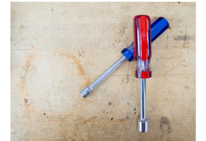 The Best Nut Drivers to Tighten Nuts And Bolts