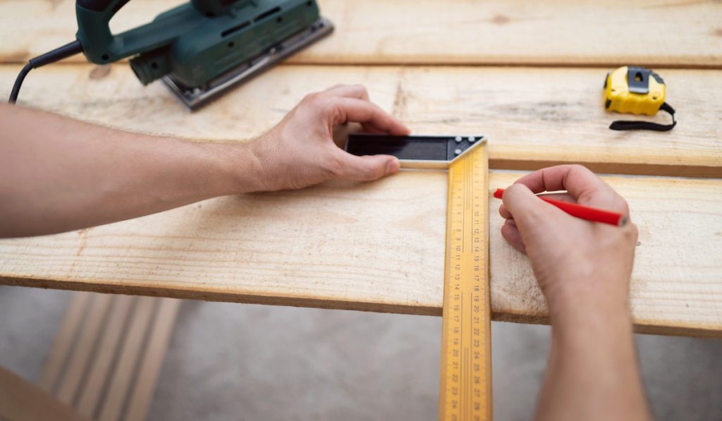 How Do You Use an Angle Tool When Woodworking?