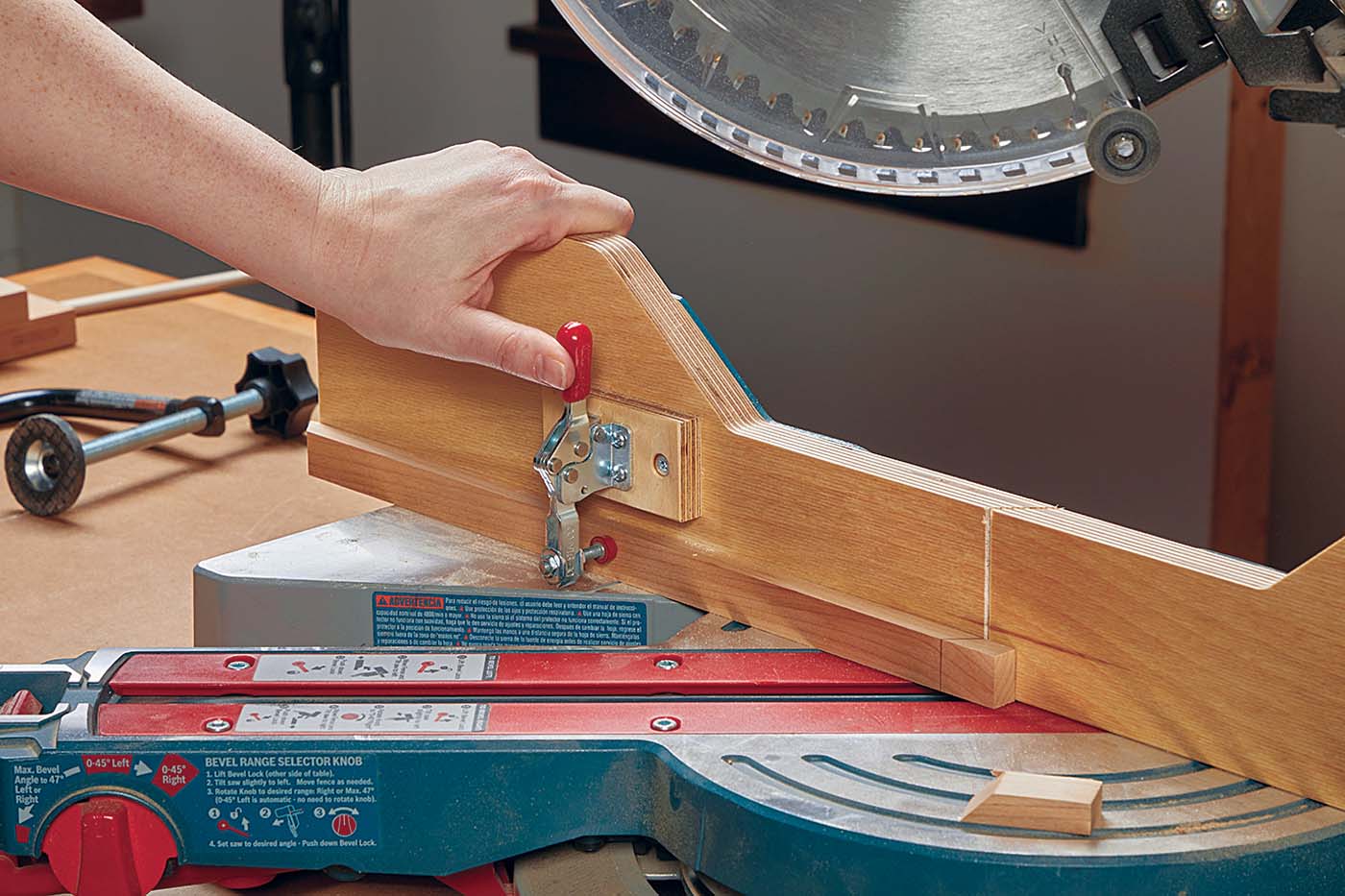 DIY toggling miter fence