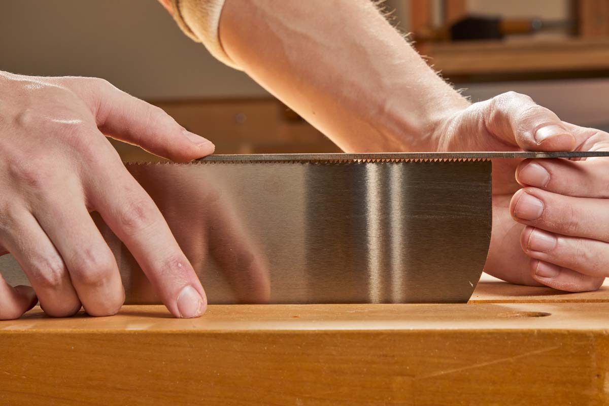 shapening saw joint teeth flat