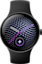De voorkant van de zwarte Pixel Watch 5