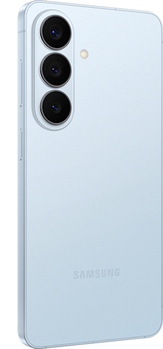 Achterkant van de lichtblauwe Samsung Galaxy S26, linksom gedraaid