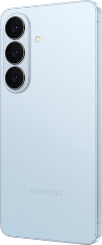 Achterkant van de lichtblauwe Samsung Galaxy S26, rechtsom gedraaid