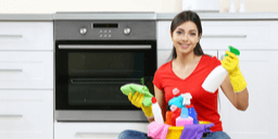 The Must-Dos (and 4 Definite Don’ts) When Cleaning an Oven