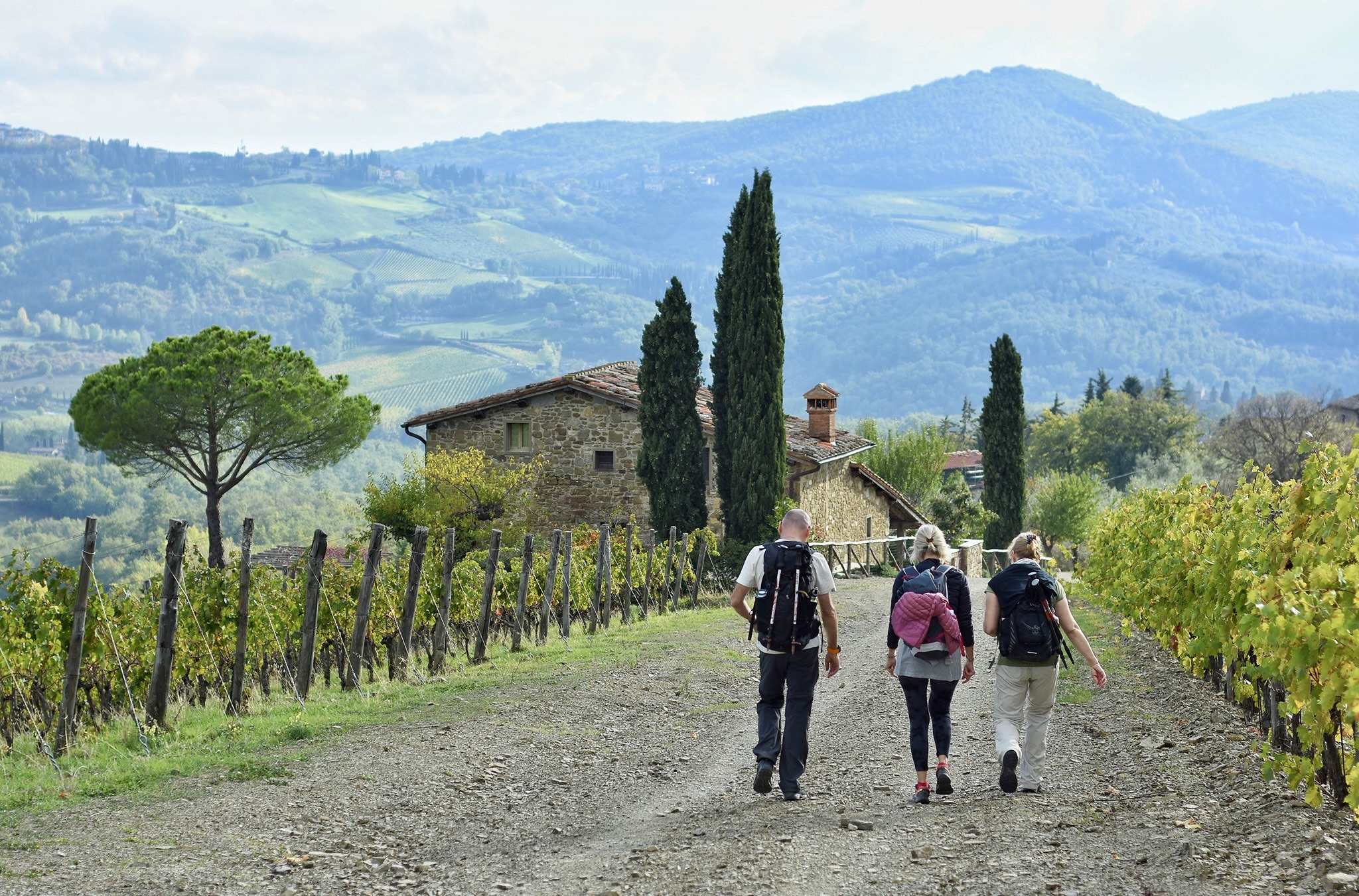 Hiking in Tuscany's Val d'Orcia. Photo: Host/Four Seasons