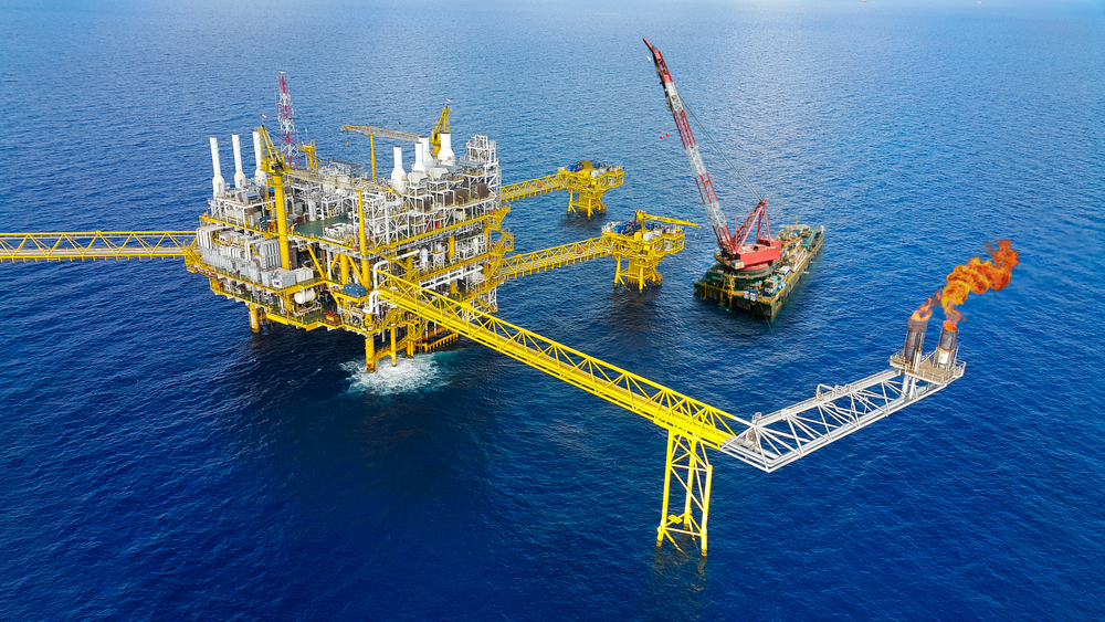 Offshore construction platform for oil and gas production
