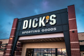 Exterior of Dick-s Sporting Goods retail store