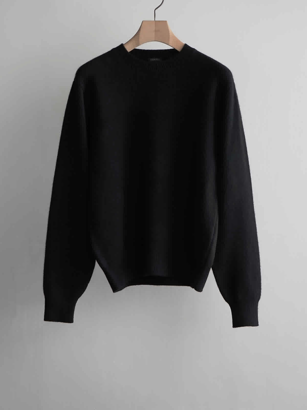 lambs wool crew neck knit c1