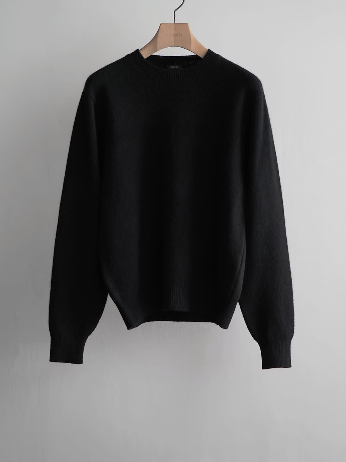 lambs wool crew neck knit c1