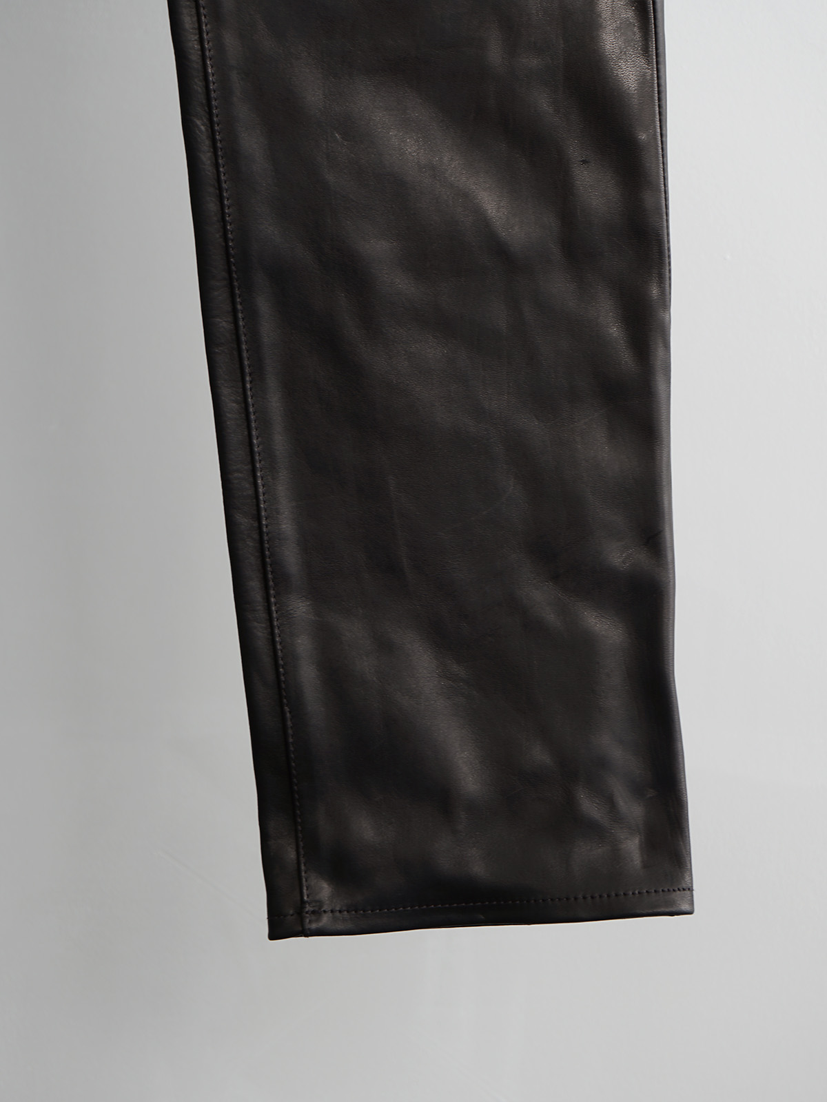 COMOLI ヌバックレザー 5Pパンツ size2 牛革 COMOLI レザー 5Pパンツ BLACK | CASANOVA&CO (カサノヴァアンドコー