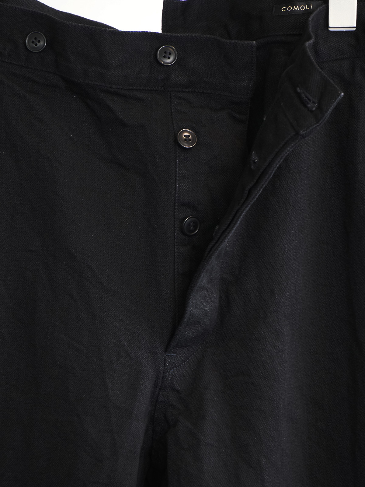 black_denim_over_pants_c5.jpg?