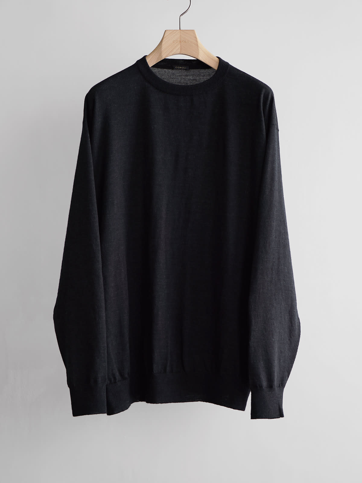 wool crew neck knit c1